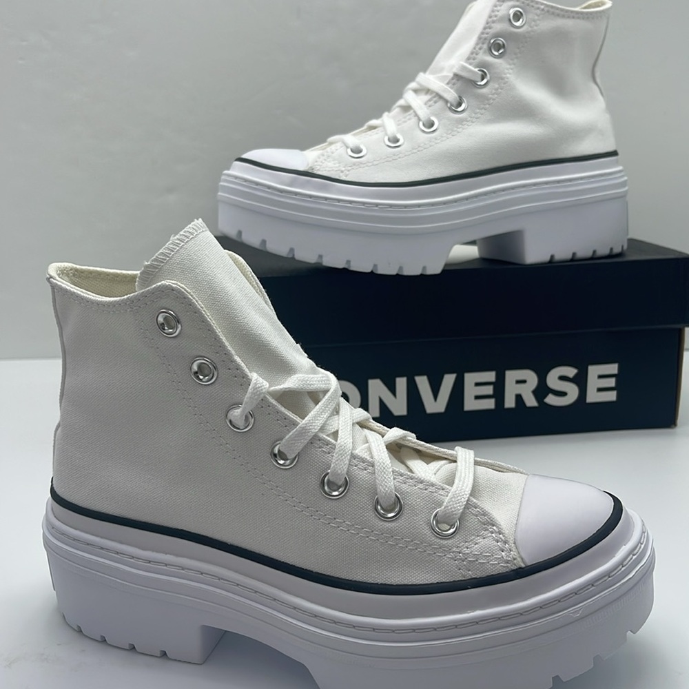 Converse WMNS High-Top Platform Sneakers A10364C
CTAS LUGGED HEEL HI WHITE/BLACK - Picture 14 of 16